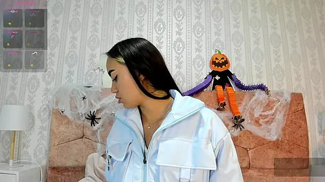 Snapshot of liaa_18 chatting on 10/30/25, 02:57 liaa 18 online show from 10/30/25, 02:57