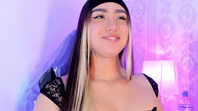 Snapshot of liaa_18 chatting on 04/01/26, 04:02 liaa 18 online show from 04/01/26, 04:02