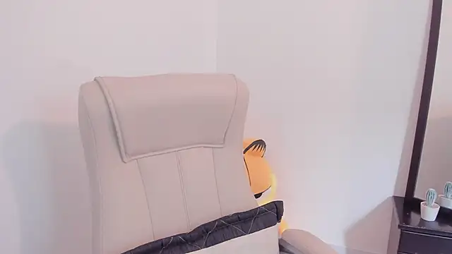 Snapshot of little-eli chatting on 02/10/25, 07:07 little-eli online show from 02/10/25, 07:07