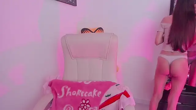 Snapshot of little-eli chatting on 02/17/25, 07:10 little-eli online show from 02/17/25, 07:10