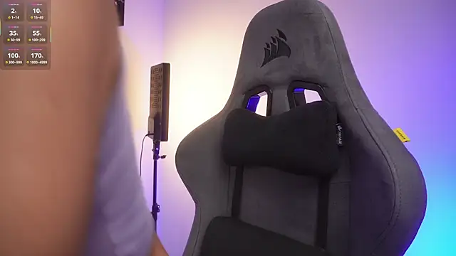 Snapshot of little-eli chatting on 10/23/25, 07:12 little-eli online show from 10/23/25, 07:12