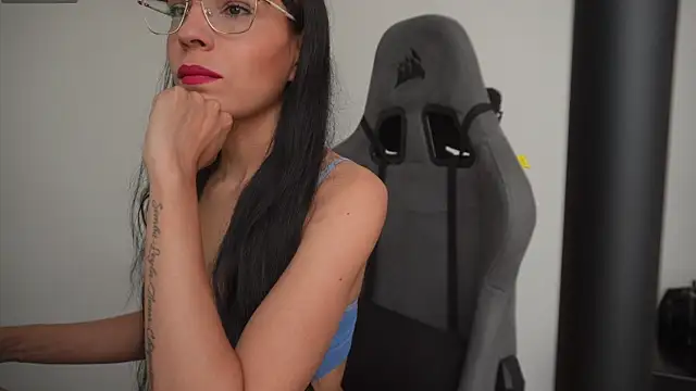 Snapshot of little-eli chatting on 12/04/25, 07:11 little-eli online show from 12/04/25, 07:11