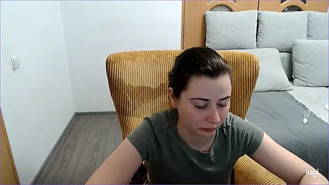 Snapshot of VioletaFlower7 chatting on 03/22/26, 08:45 VioletaFlower7 online show from 03/22/26, 08:45