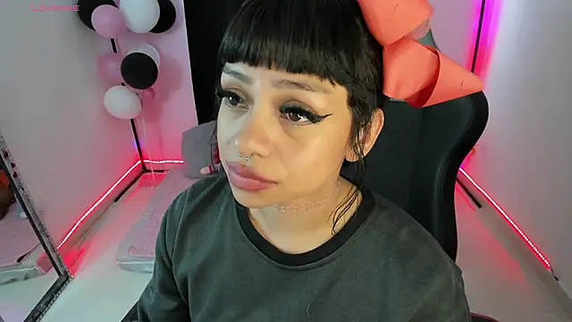 zoesullivan online show from 12/12/24, 12:33