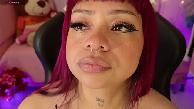 Snapshot of zoesullivan chatting on 04/10/26, 09:47 zoesullivan online show from 04/10/26, 09:47