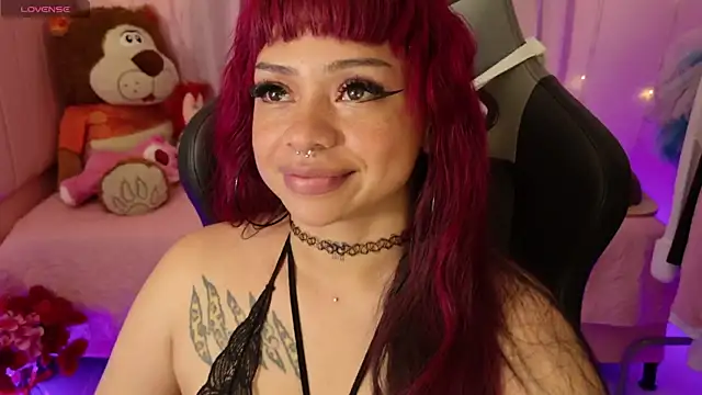 Snapshot of zoesullivan chatting on 04/13/26, 09:48 zoesullivan online show from 04/13/26, 09:48