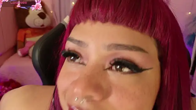 Snapshot of zoesullivan chatting on 04/19/26, 10:25 zoesullivan online show from 04/19/26, 10:25