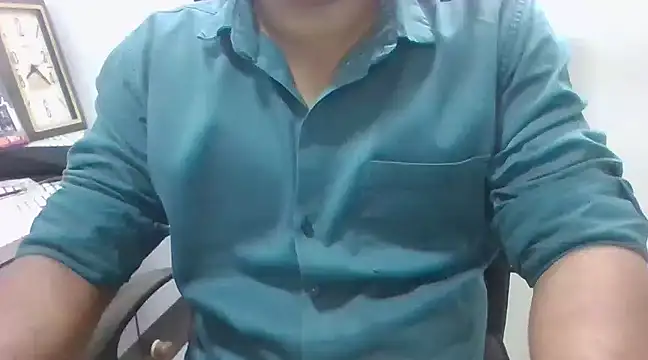 Snapshot of indianbull3684 chatting on 01/15/25, 02:56 indianbull3684 online show from 01/15/25, 02:56