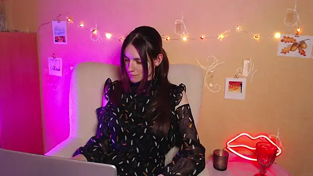 Snapshot of Wonder_woman24 chatting on 09/20/25, 06:20 Wonder woman24 online show from 09/20/25, 06:20