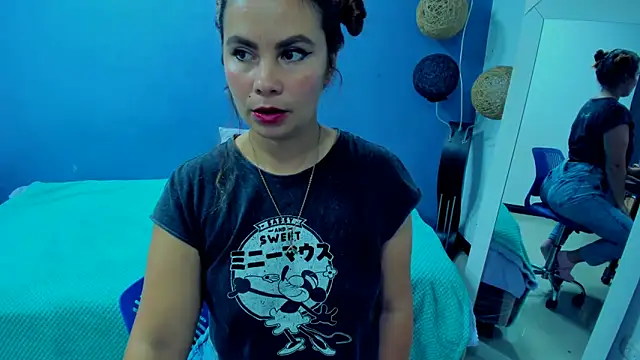 Snapshot of gigi_stephans chatting on 03/19/25, 02:16 gigi stephans online show from 03/19/25, 02:16