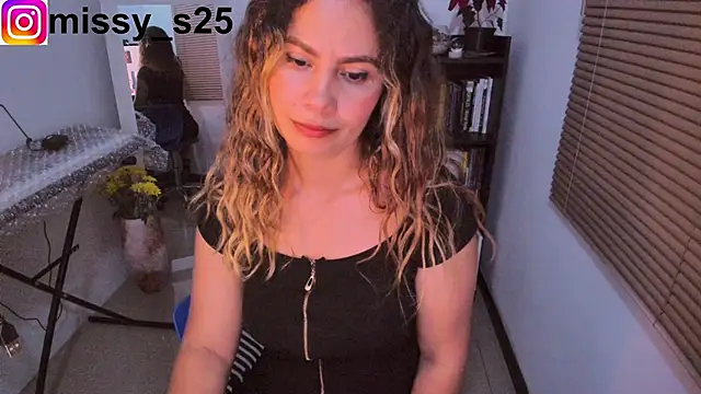 Snapshot of gigi_stephans chatting on 01/08/26, 02:03 gigi stephans online show from 01/08/26, 02:03