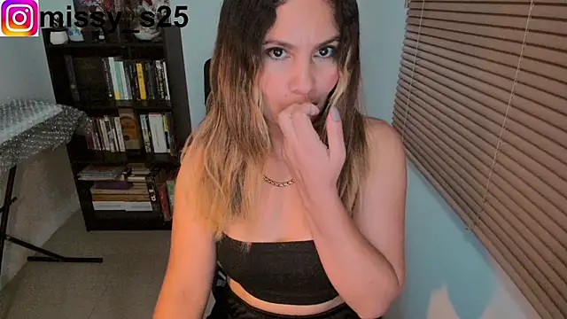 Snapshot of gigi_stephans chatting on 02/02/26, 01:37 gigi stephans online show from 02/02/26, 01:37