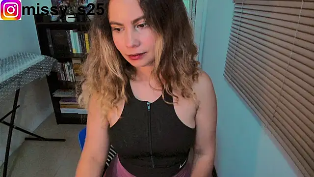 Snapshot of gigi_stephans chatting on 02/04/26, 01:44 gigi stephans online show from 02/04/26, 01:44