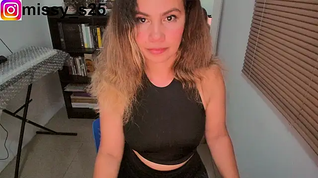 Snapshot of gigi_stephans chatting on 02/06/26, 01:21 gigi stephans online show from 02/06/26, 01:21