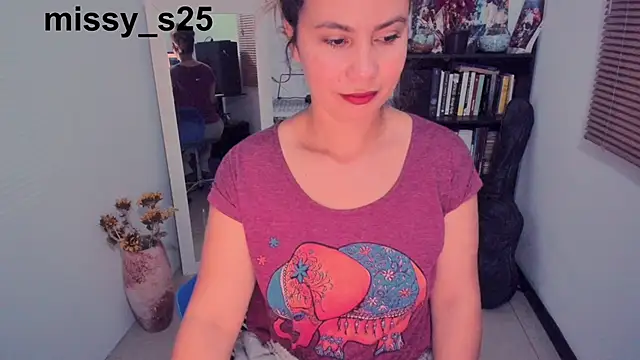 Snapshot of gigi_stephans chatting on 03/06/26, 02:52 gigi stephans online show from 03/06/26, 02:52