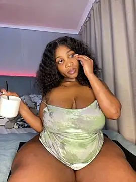 HugeMassiveBooty online show from 09/30/25, 10:59