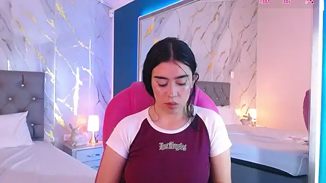 Snapshot of Julieta_De_Los_Angeles chatting on 03/11/25, 10:40 Julieta De Los Angeles online show from 03/11/25, 10:40