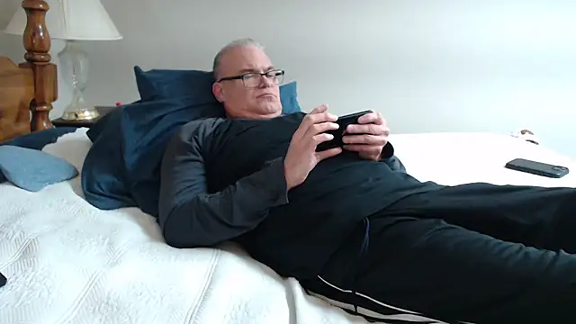 Snapshot of JaySloan chatting on 12/12/24, 09:26 JaySloan online show from 12/12/24, 09:26