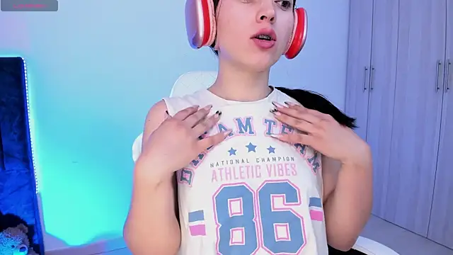 Snapshot of liaqueen610 chatting on 02/05/25, 12:53 liaqueen610 online show from 02/05/25, 12:53