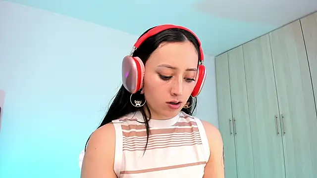 Snapshot of liaqueen610 chatting on 02/16/25, 07:38 liaqueen610 online show from 02/16/25, 07:38