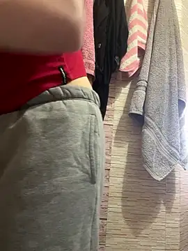 Snapshot of Romsticks chatting on 03/10/26, 07:02 Romsticks online show from 03/10/26, 07:02