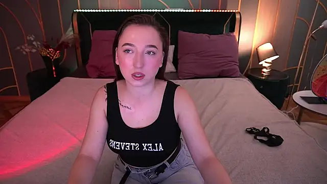 MonAmourrrR online show from 09/20/25, 06:25
