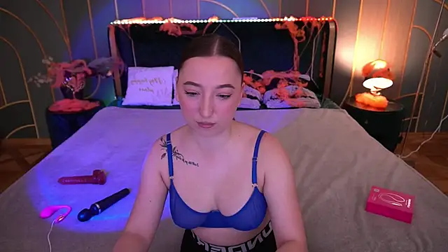 MonAmourrrR online show from 10/24/25, 05:59