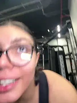 Snapshot of zui_lu chatting on 03/05/25, 06:33 zui lu online show from 03/05/25, 06:33