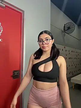 Snapshot of zui_lu chatting on 03/07/25, 05:18 zui lu online show from 03/07/25, 05:18