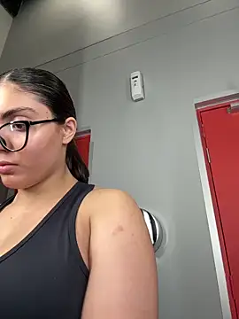 Snapshot of zui_lu chatting on 03/11/25, 12:11 zui lu online show from 03/11/25, 12:11