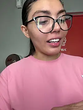 Snapshot of zui_lu chatting on 03/13/25, 05:43 zui lu online show from 03/13/25, 05:43