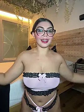 Snapshot of zui_lu chatting on 11/01/25, 12:12 zui lu online show from 11/01/25, 12:12