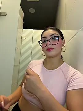 zui lu online show from 12/22/25, 03:47