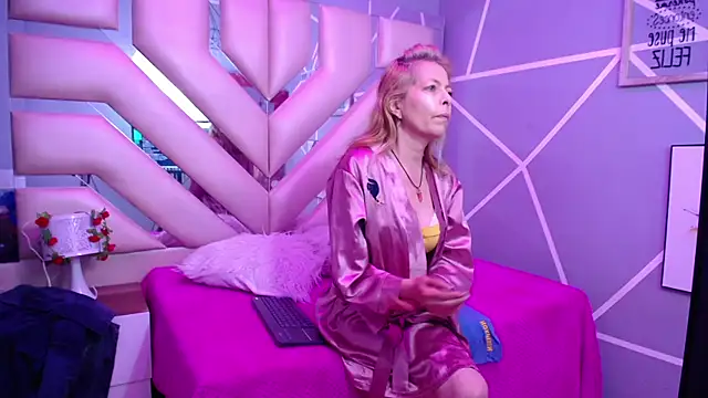 sophia ny online show from 02/17/25, 08:04