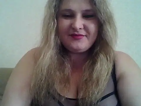 ParisMimi online show from 04/01/26, 07:42