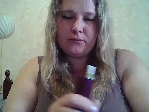 Snapshot of ParisMimi chatting on 05/26/26, 07:15 ParisMimi online show from 05/26/26, 07:15