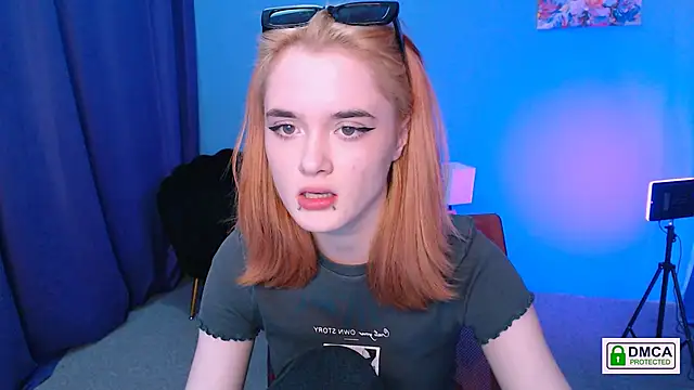 Snapshot of liana_kisses chatting on 01/03/25, 04:55 liana kisses online show from 01/03/25, 04:55