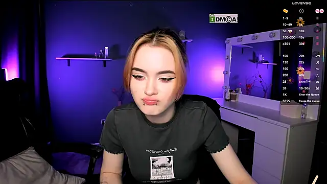 Snapshot of liana_kisses chatting on 03/15/25, 11:06 liana kisses online show from 03/15/25, 11:06