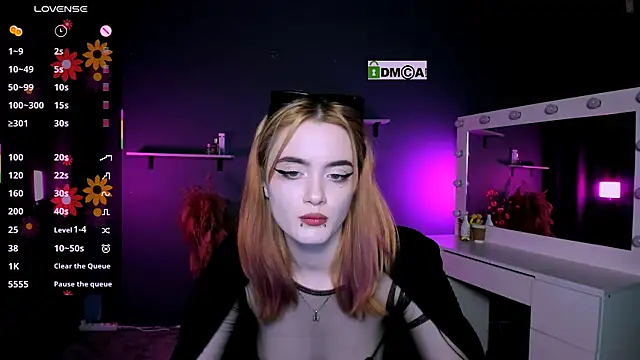 Snapshot of liana_kisses chatting on 03/19/25, 11:14 liana kisses online show from 03/19/25, 11:14