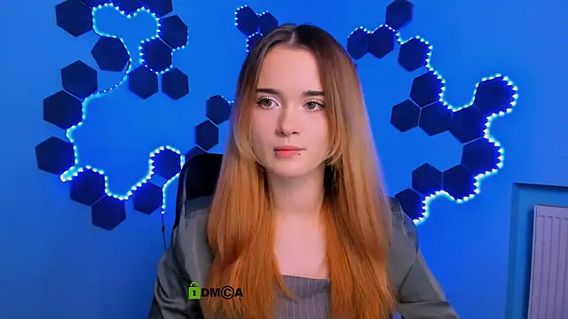 Snapshot of liana_kisses chatting on 11/30/25, 08:13 liana kisses online show from 11/30/25, 08:13