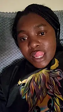 Snapshot of judy_the_booty chatting on 10/26/25, 05:02 judy the booty online show from 10/26/25, 05:02