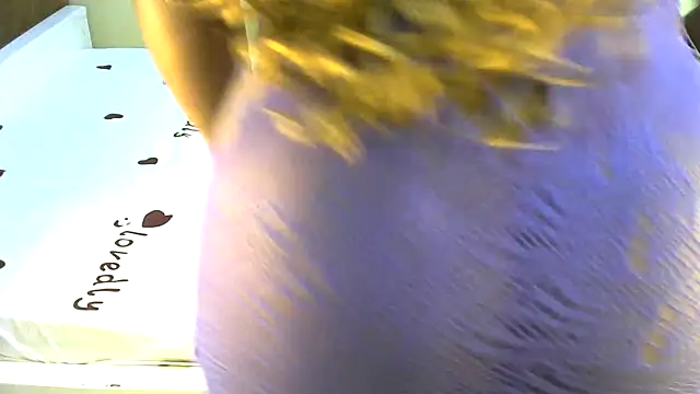 Snapshot of judy_the_booty chatting on 10/29/25, 08:21 judy the booty online show from 10/29/25, 08:21