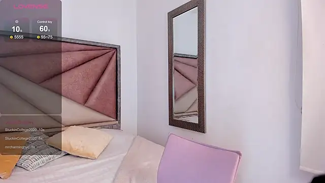 Snapshot of BarbaraKnox_ chatting on 12/21/25, 11:45 BarbaraKnox online show from 12/21/25, 11:45