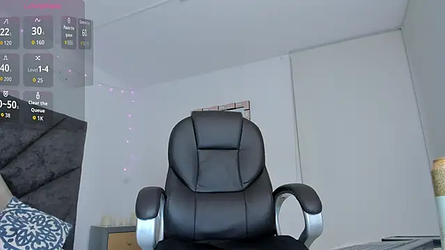 Snapshot of BarbaraKnox_ chatting on 02/10/26, 12:37 BarbaraKnox online show from 02/10/26, 12:37