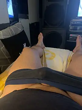 Snapshot of MatthewEmme chatting on 10/12/25, 12:04 MatthewEmme online show from 10/12/25, 12:04