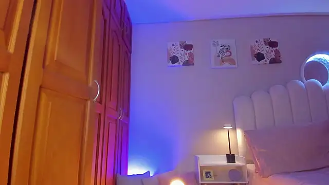 Snapshot of martinaaricci chatting on 01/12/26, 02:44 martinaaricci online show from 01/12/26, 02:44