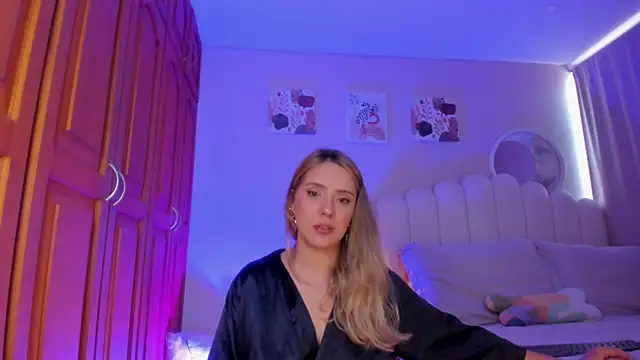 Snapshot of martinaaricci chatting on 02/09/26, 03:27 martinaaricci online show from 02/09/26, 03:27