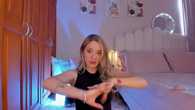 Snapshot of martinaaricci chatting on 03/03/26, 04:46 martinaaricci online show from 03/03/26, 04:46