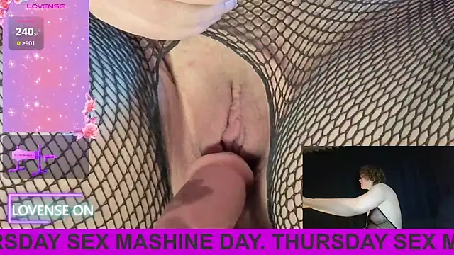 PernillaGirl online show from 11/20/25, 07:24