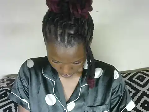 Snapshot of Pretty-emmie chatting on 01/27/25, 08:28 Pretty-emmie online show from 01/27/25, 08:28